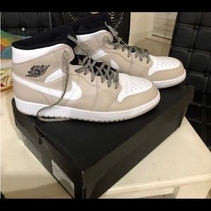 NIKE Jordon Air 1 Mid Desert Sand/White-Black